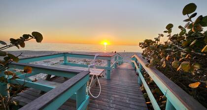 3 Bedroom-Beach Front Condo w/ Beautiful Views of the Gulf