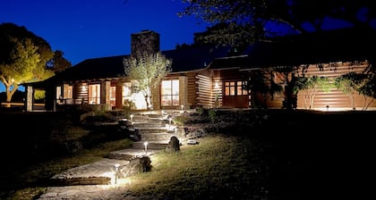 River l Resort Pool l Lake l Firepit l HOT TUB