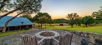 River l Resort Pool l Lake l Firepit l HOT TUB