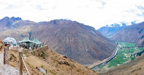 Outdoor dining - Vertical Sky Suites (Ollantaytambo)