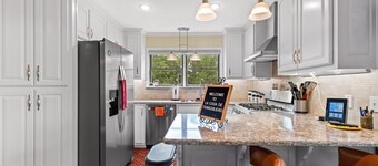 Welcome to Owl Hollow Retreat! Stunning mountain and valley views.