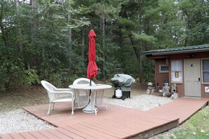 Enjoy your morning coffee on the front patio. Or cook lunch on the gas grill.