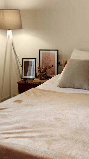 2 bedrooms, desk, iron/ironing board, free WiFi