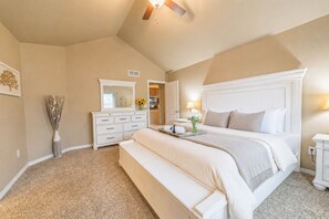 5 bedrooms, in-room safe, desk, iron/ironing board