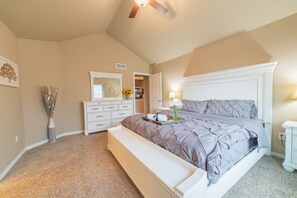 5 soverom, safe på rommet, skrivebord og strykejern/-brett