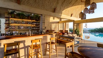 Bar en la alberca