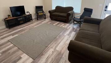 Smart-TV, Videospiele, DVD-Player, Videothek