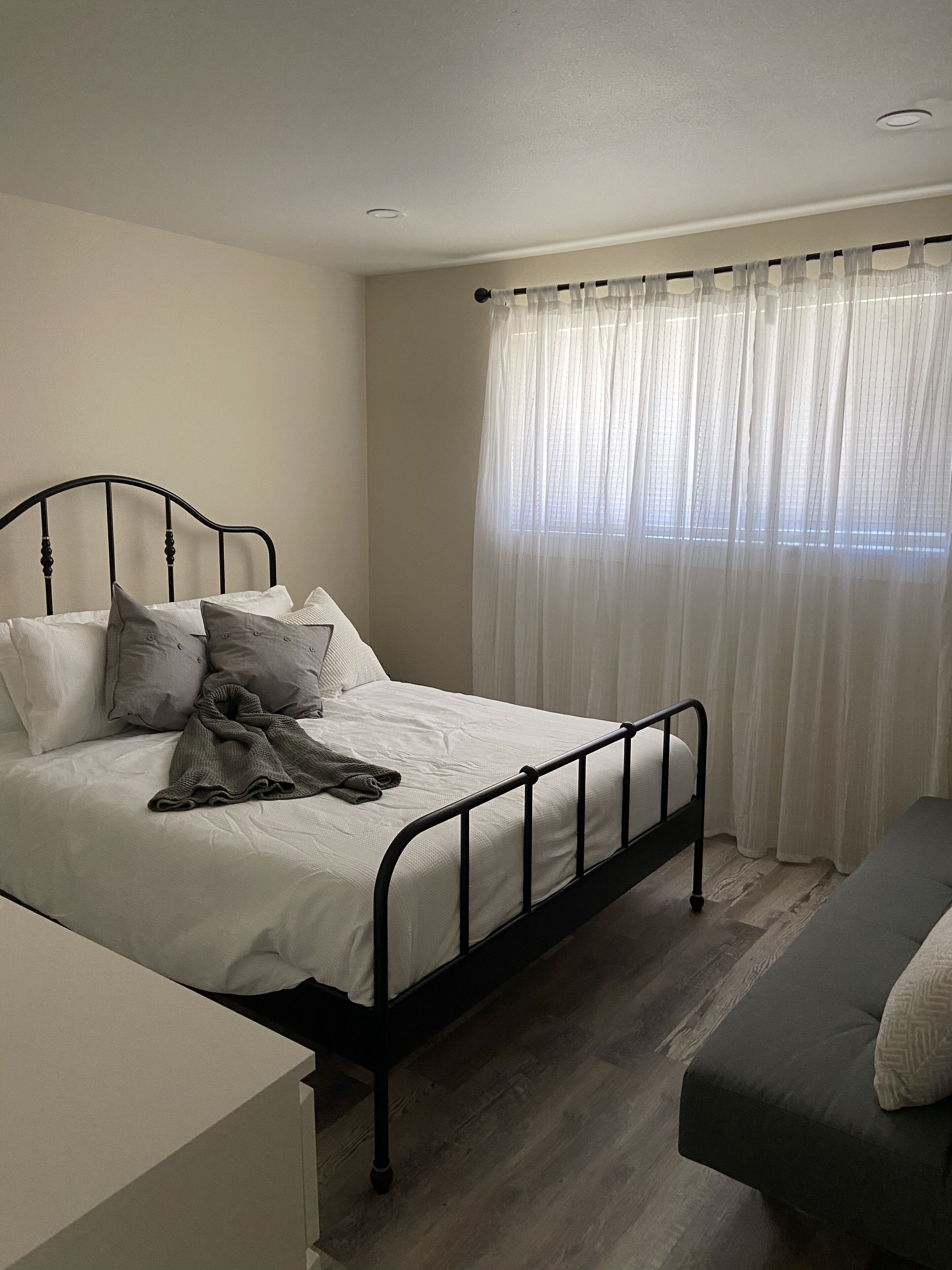 2 bedrooms, desk, free WiFi, bed sheets