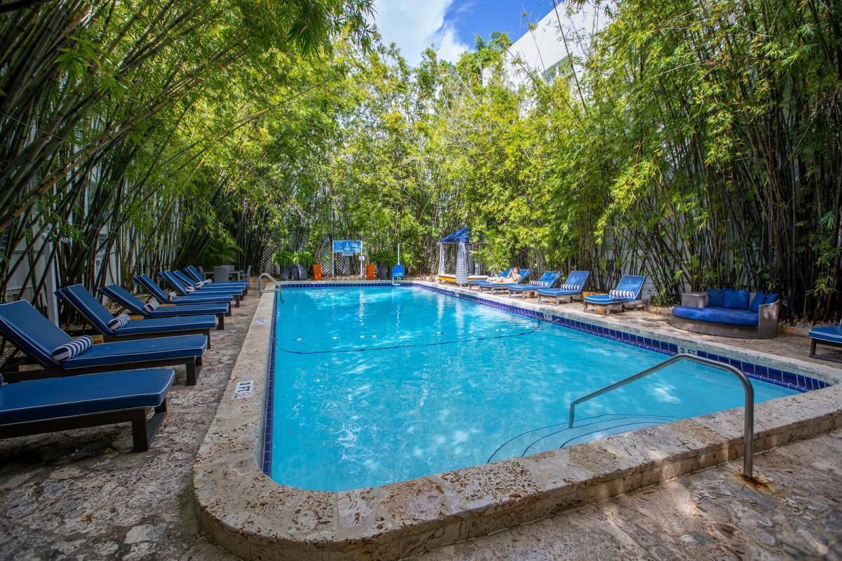 Let’s Spend the Day at Miami Beach! 2 Comfortable Units, Minutes to Hobie Beach!