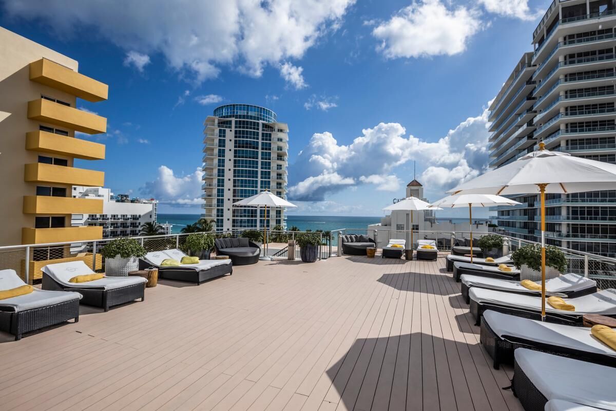 Your Miami Vacation Starts Here! Outdoor Swimming Pool, Near Port of Miami!