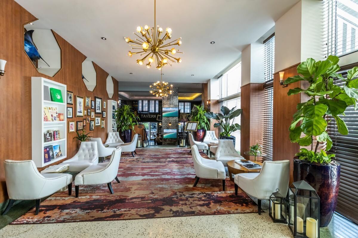 Great Deal! 2 Convenient Units, Outdoor Pool, Minutes Drive to Lummus Park Beach