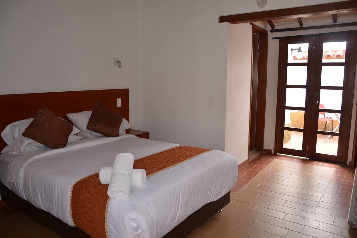 Chambre Double | Coffres-forts dans les chambres, rideaux occultants, Wi-Fi gratuit