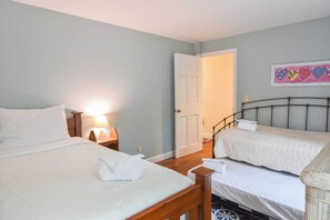 4 chambres, fer et planche à repasser, Wi-Fi, draps fournis