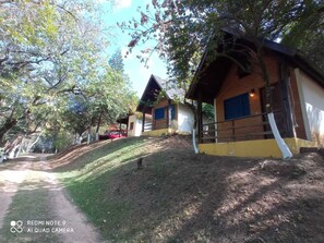 Vista frontal de la propiedad