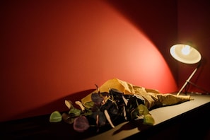 1 bedroom, free WiFi, bed sheets - 3rd floor grapecolored jet black Burgundy Blac - Burgundy Black / Nagoya Aichi (Nagoya)