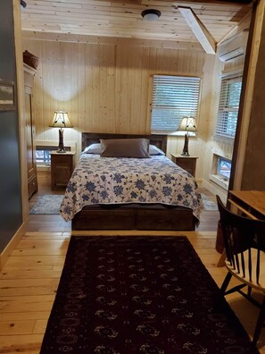 4 bedrooms, desk, iron/ironing board, free WiFi