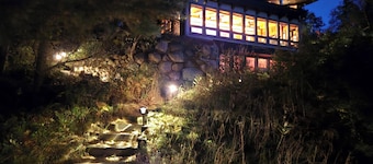 Spacious Rush Lake home - Sauna, 2 docks/1 lift