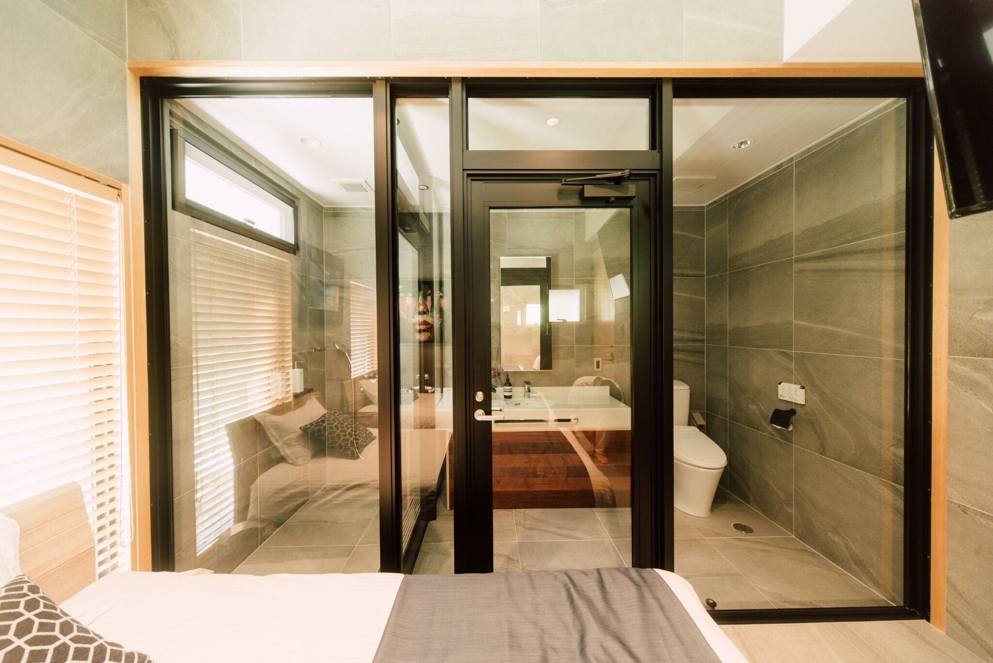 3 多间卧室、办公桌、熨斗/熨衣板、免费 WiFi