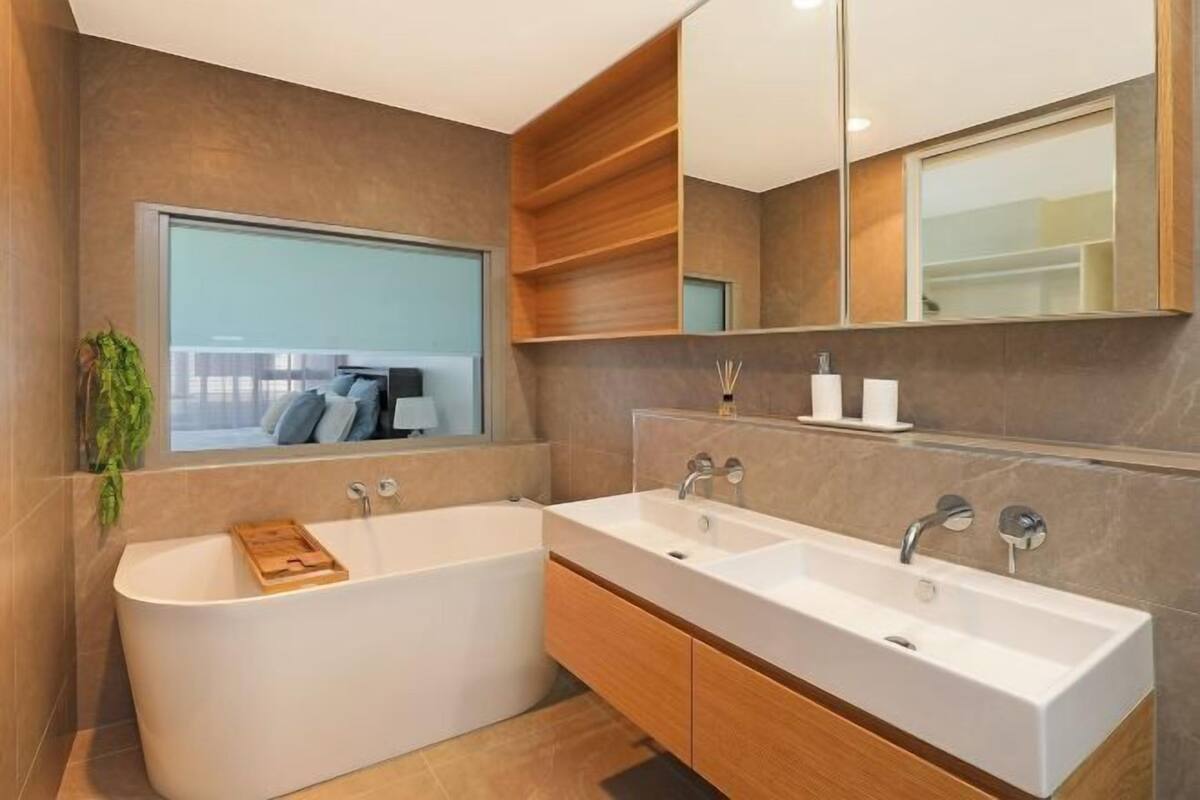 Bathroom | Free toiletries, hair dryer, towels