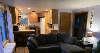 Cozy 2 bedroom bungalow near Cedar Lake