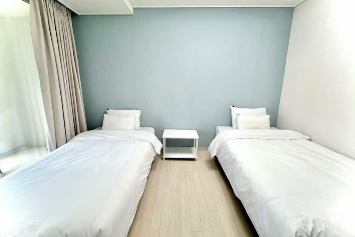 1 quarto, edredons de pluma, individualmente decorados