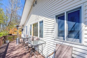 Outdoor dining - South Shore Lake House Retreat (Northville)