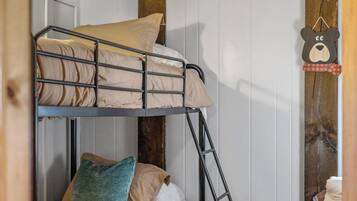 7 bedrooms, desk, iron/ironing board, free WiFi