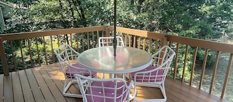 IDEAL Location in Saugatuck - 2 minutes to Downtown & Blue Star Trail@Frt Door