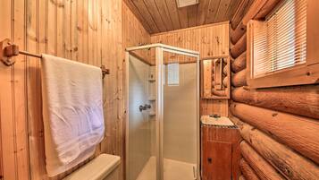 Kostenlose Toilettenartikel, Handtücher