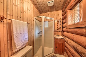 Kostenlose Toilettenartikel, Handtücher