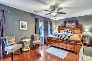 3 bedrooms, desk, iron/ironing board, WiFi