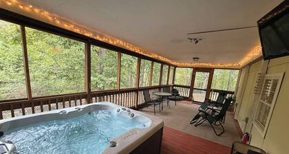 Rural House w/ Relaxing Back Porch on 4 Acres