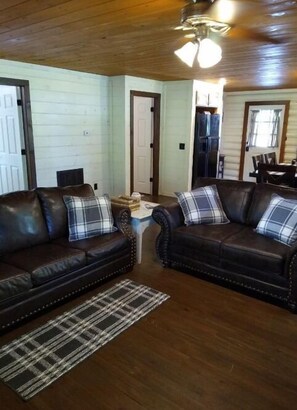 Smart TV, fireplace, DVD player