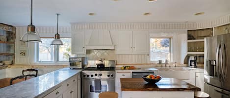 Family House | 5 bedrooms, premium bedding, individually decorated