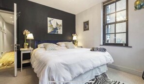 2 bedrooms, Egyptian cotton sheets, desk, iron/ironing board - Tower Bridge Butlers Wharf Shad Thames Aircon Pied teerBalconyGardenViewsParking (London)