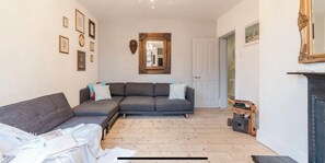 Smart TV, fireplace, offices, printers