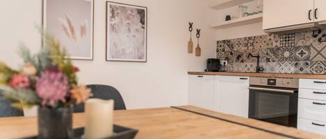 Kühlschrank, Ofen, Herdplatte, Geschirrspüler