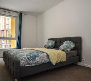 2 chambres, fer et planche Ă repasser, Wi-Fi, draps fournis