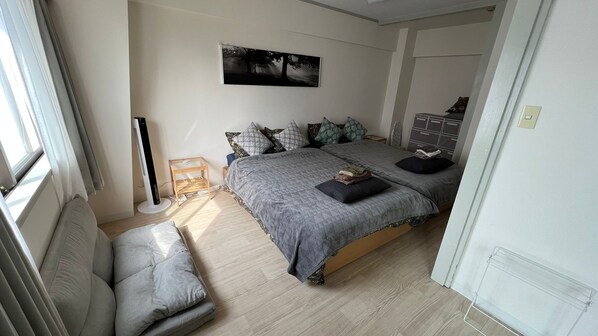 1 bedroom, desk, iron/ironing board, bed sheets - Studio Apartment - Unison ShinOsaka Room 1109 / Osaka Ōsaka (Osaka)