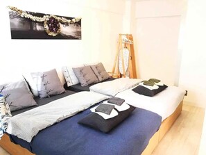 1 Schlafzimmer, Schreibtisch, Bügeleisen/Bügelbrett, Bettwäsche