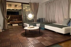 2 habitaciones, escritorio, tabla de planchar con plancha y wifi gratis 