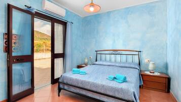 2 slaapkamers, een strijkplank/strijkijzer, gratis wifi, beddengoed