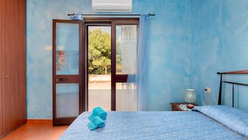 2 slaapkamers, een strijkplank/strijkijzer, gratis wifi, beddengoed