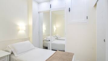 1 chambre, fer et planche Ă repasser, Wi-Fi gratuit, draps fournis