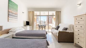 Iron/ironing board, free WiFi, bed sheets