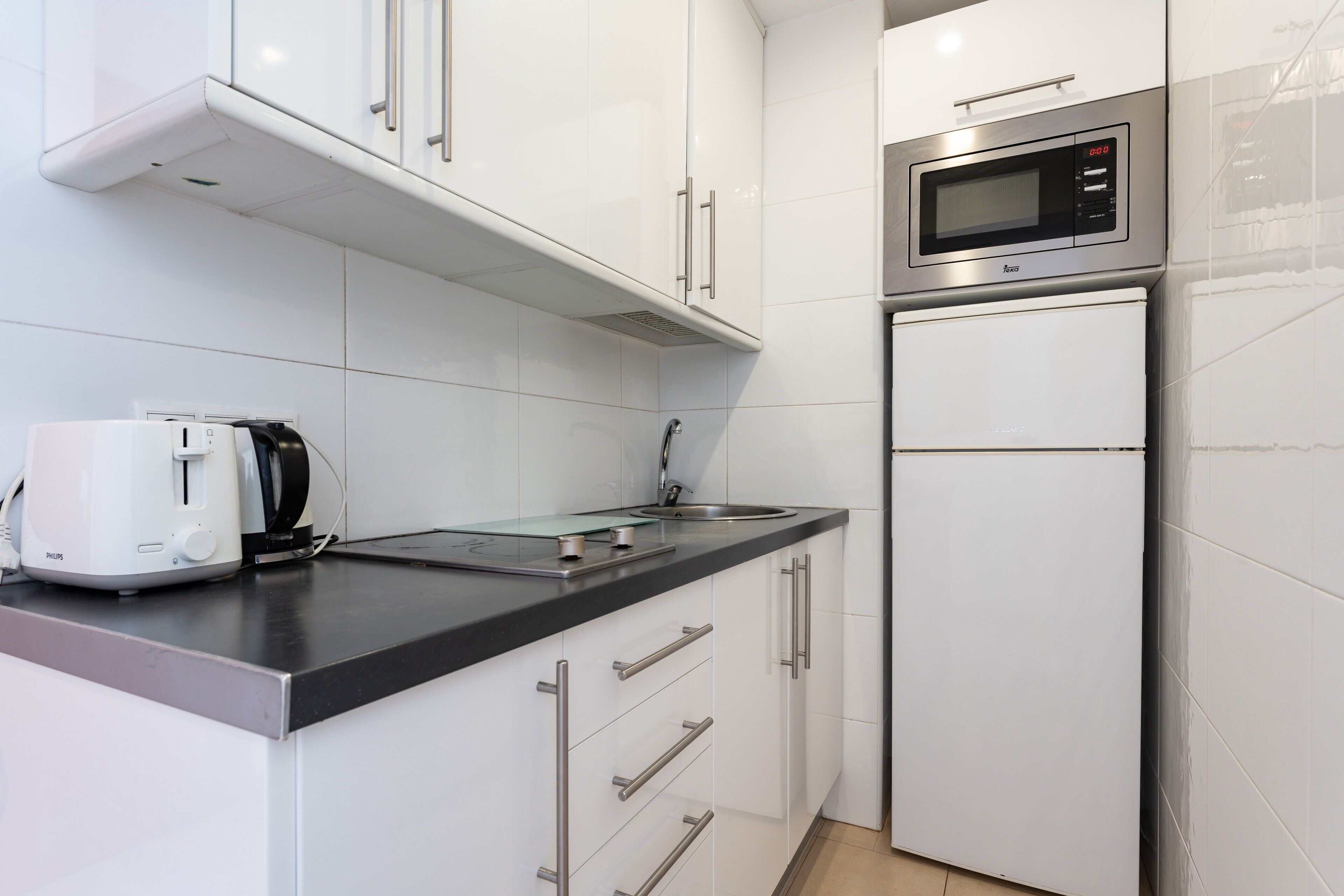 Fridge, microwave, stovetop, electric kettle