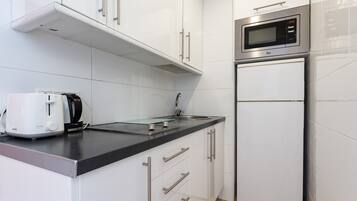Fridge, microwave, stovetop, electric kettle