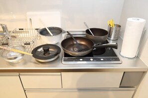 雪櫃、微波爐、爐具、廚房用具/餐具/器皿