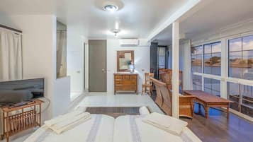 5 bedrooms, iron/ironing board, free WiFi, bed sheets