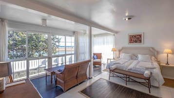 5 bedrooms, iron/ironing board, free WiFi, bed sheets